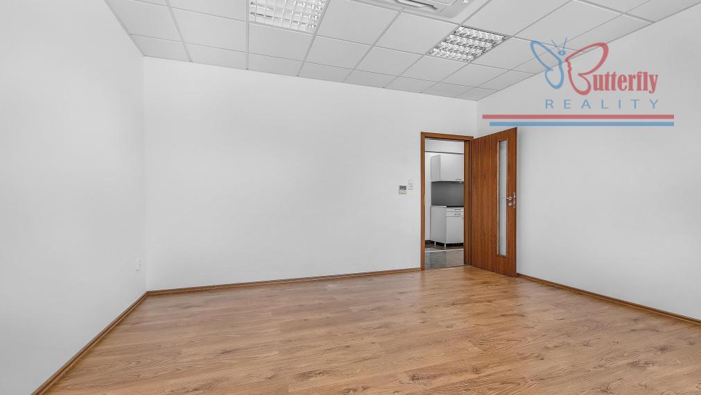 NA PRENÁJOM: 4 kancelárske priestory, 135 m2, Mlynské Luhy, Ružinov