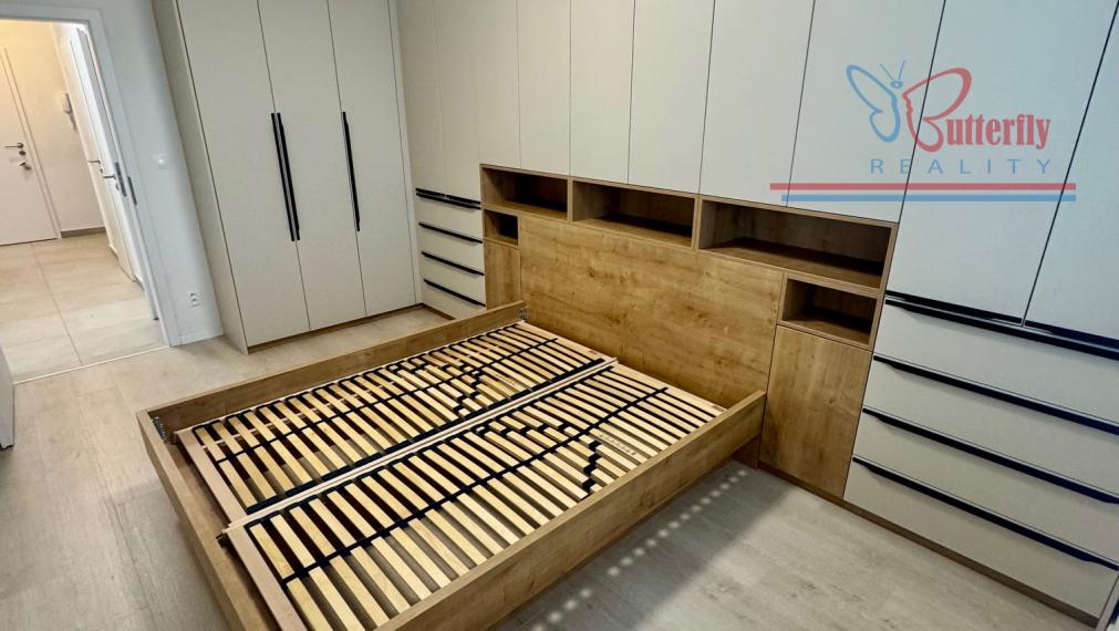 Strešný 3-izbový byt s veľkou terasou na prenájom – Ivanka pri Dunaji, Bernolákovská