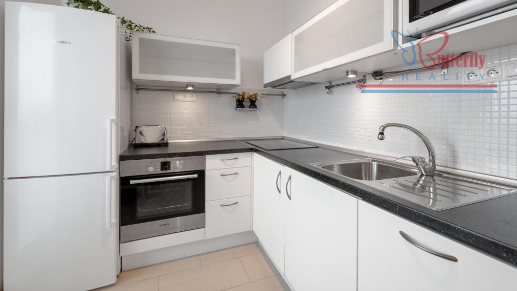 P R E N Á J O M  2 izb byt v srdci Ružinova na Štrkovci