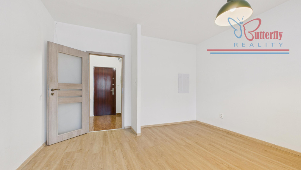 PONÚKAME NA PREDAJ ÚTULNÚ GARZÓNKU  NA ŠUSTEKOVEJ  ULICI V PETRŽALKE.