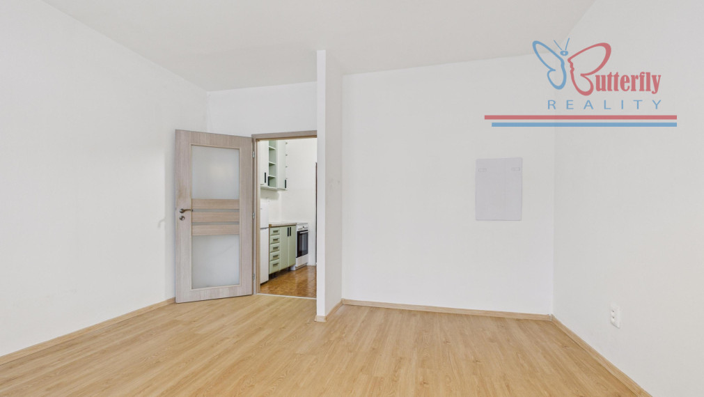 PONÚKAME NA PREDAJ ÚTULNÚ GARZÓNKU  NA ŠUSTEKOVEJ  ULICI V PETRŽALKE.