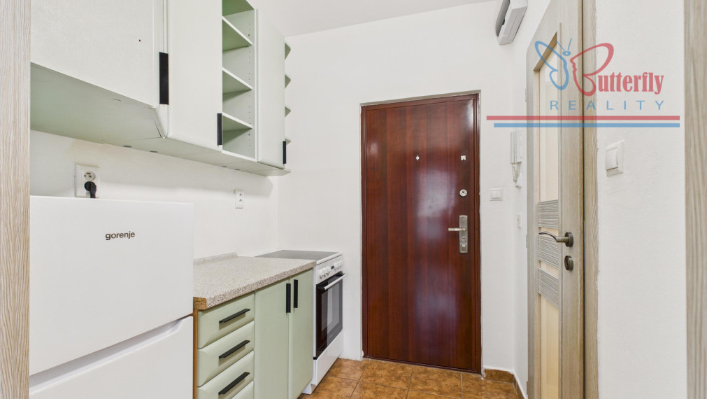 PONÚKAME NA PREDAJ ÚTULNÚ GARZÓNKU  NA ŠUSTEKOVEJ  ULICI V PETRŽALKE.