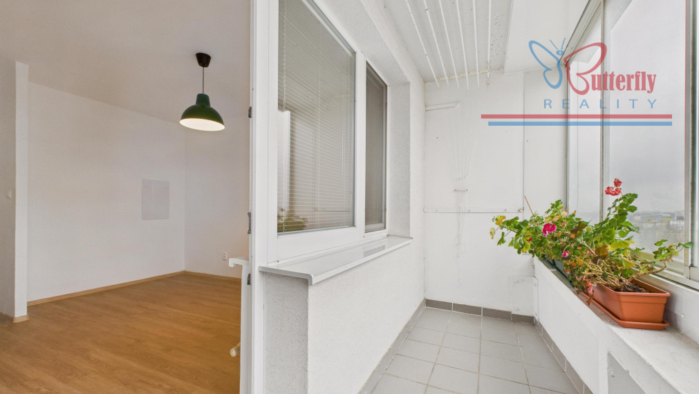 PONÚKAME NA PREDAJ ÚTULNÚ GARZÓNKU  NA ŠUSTEKOVEJ  ULICI V PETRŽALKE.