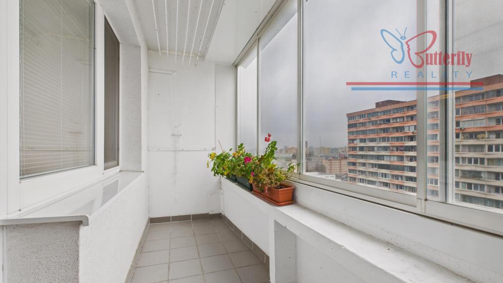 PONÚKAME NA PREDAJ ÚTULNÚ GARZÓNKU  NA ŠUSTEKOVEJ  ULICI V PETRŽALKE.