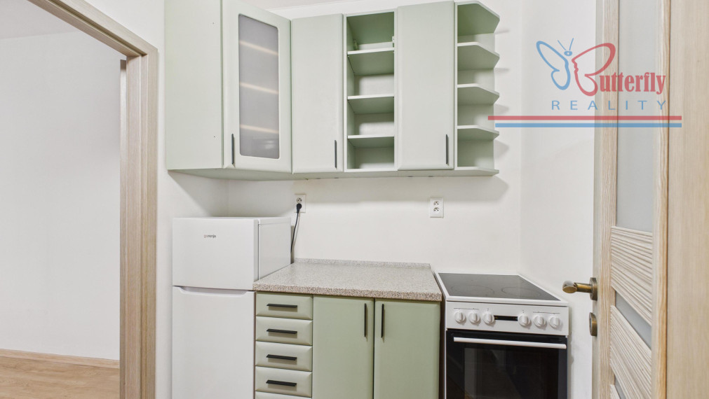 PONÚKAME NA PREDAJ ÚTULNÚ GARZÓNKU  NA ŠUSTEKOVEJ  ULICI V PETRŽALKE.