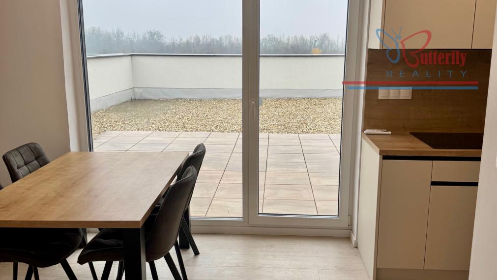 Strešný 3-izbový byt s veľkou terasou na prenájom – Ivanka pri Dunaji, Bernolákovská
