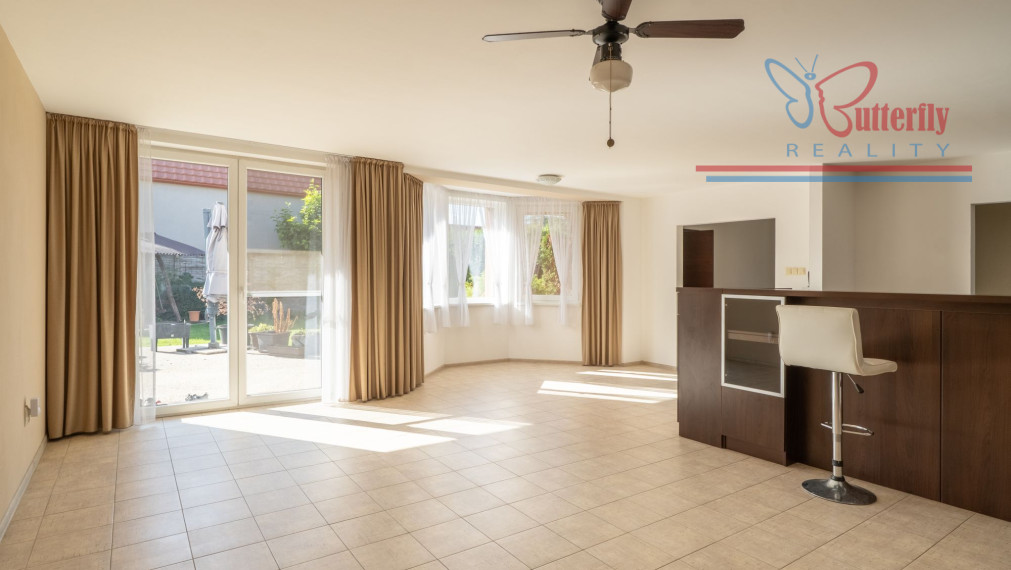 PREDAJ 5-izb. rodinný dom s kanceláriou, záhradou a garážou