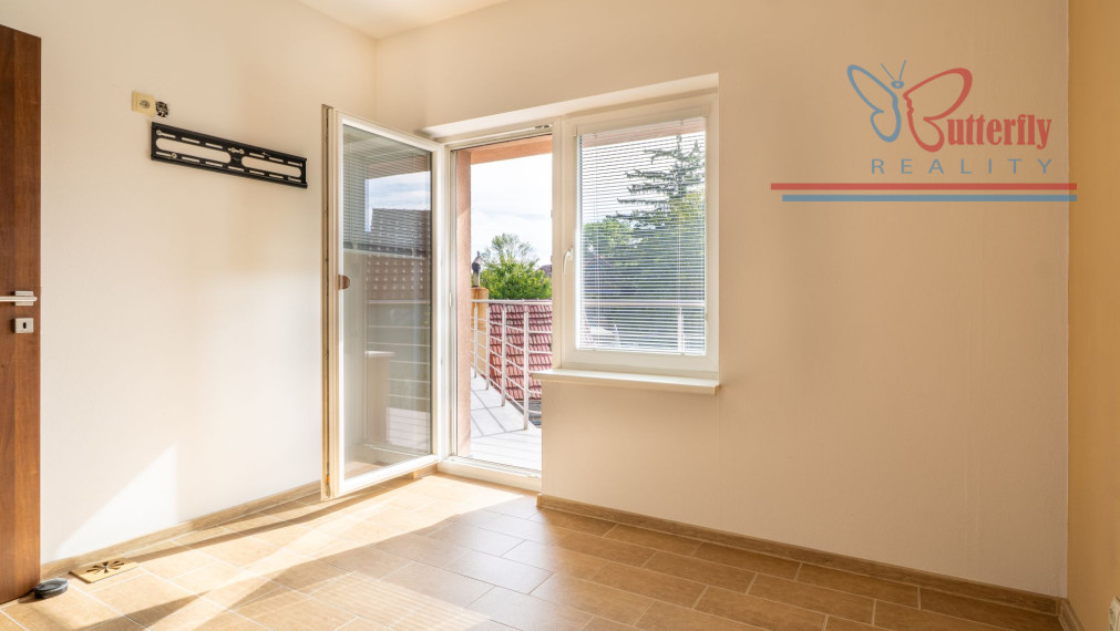 PREDAJ 5-izb. rodinný dom s kanceláriou, záhradou a garážou