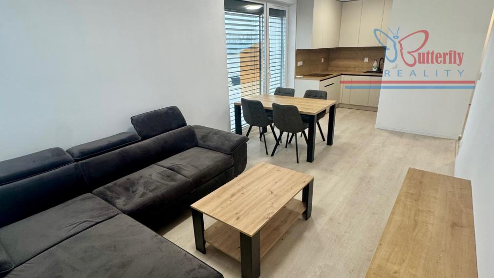 Strešný 3-izbový byt s veľkou terasou na prenájom – Ivanka pri Dunaji, Bernolákovská