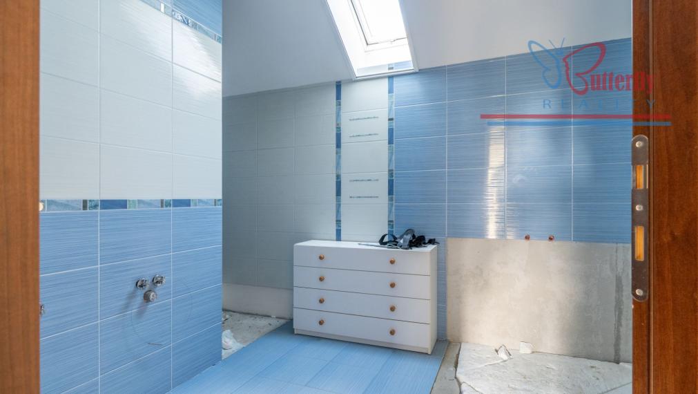 Bývaj v BA v 5i. rodinnom dome + kancelária, záhrada, garáž