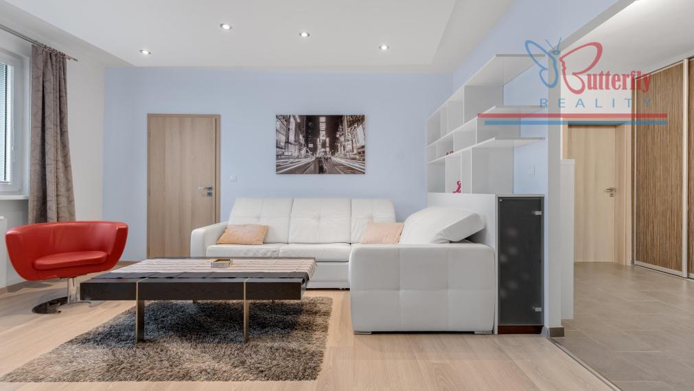 REZERVOVANÝ Veľký 4i zrenovovaný byt, 97m2, Hrobákova, Petržalka