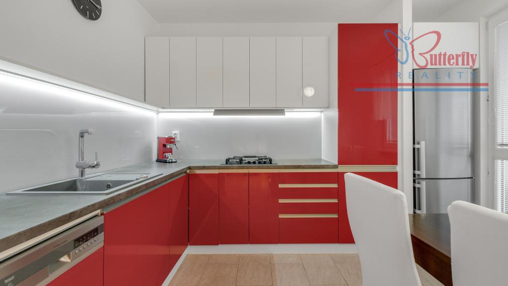 REZERVOVANÝ Veľký 4i zrenovovaný byt, 97m2, Hrobákova, Petržalka