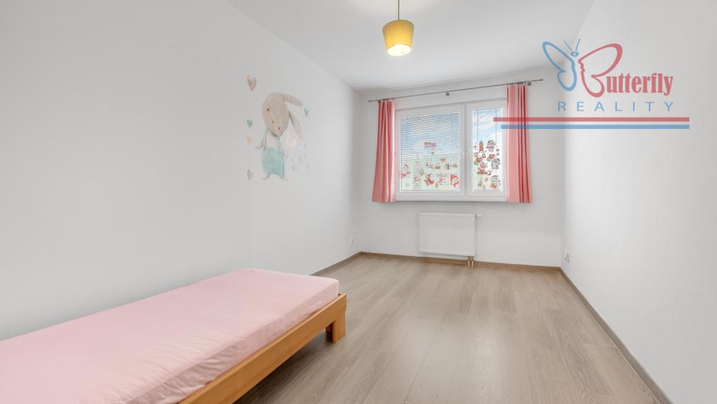 REZERVOVANÝ Veľký 4i zrenovovaný byt, 97m2, Hrobákova, Petržalka