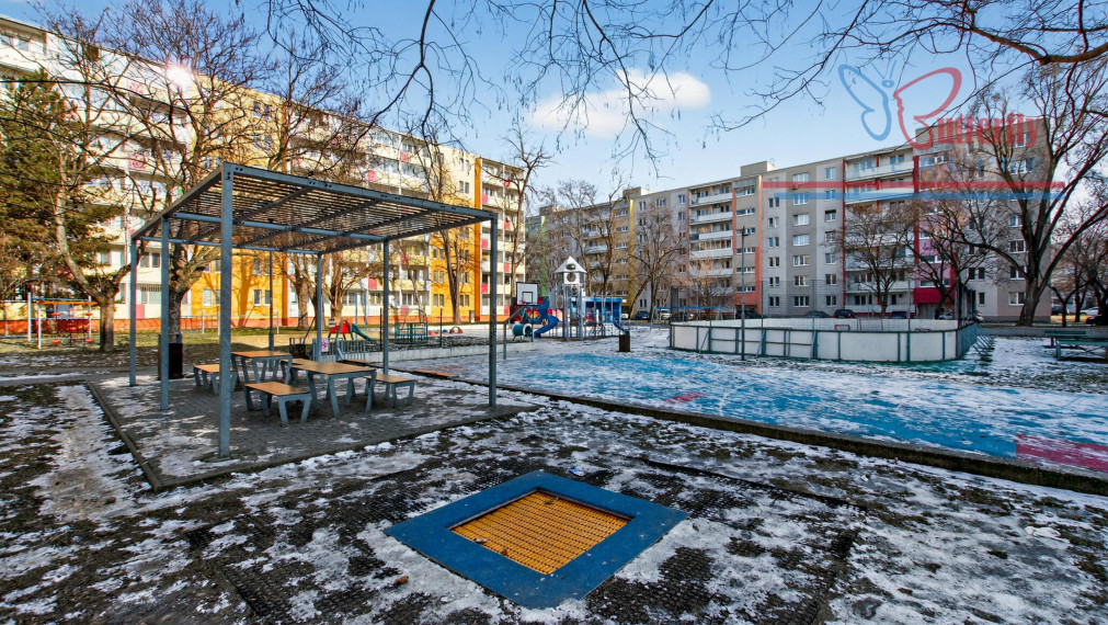 P R E N Á J O M  1,5-izb byt orientovaný do parku