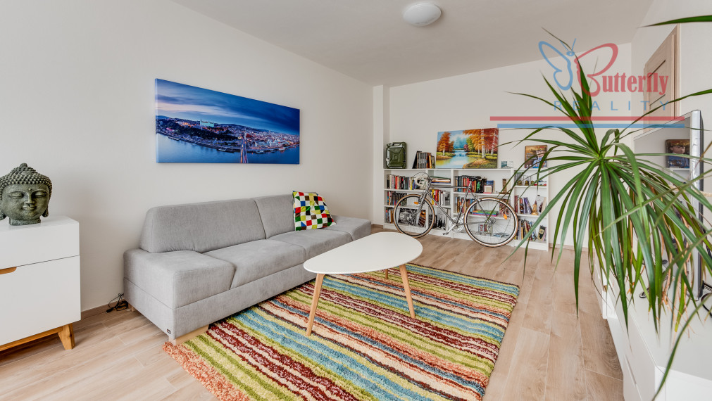 Na prenájom 2 izb byt s parkovacím státim Dúbravčická