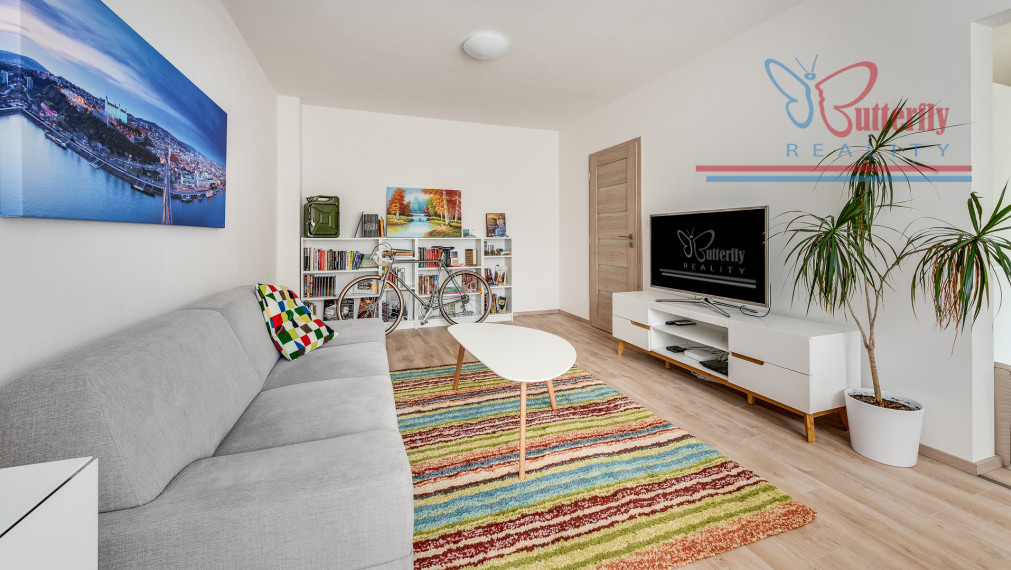 Na prenájom 2 izb byt s parkovacím státim Dúbravčická