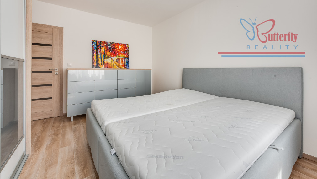 Na prenájom 2 izb byt s parkovacím státim Dúbravčická