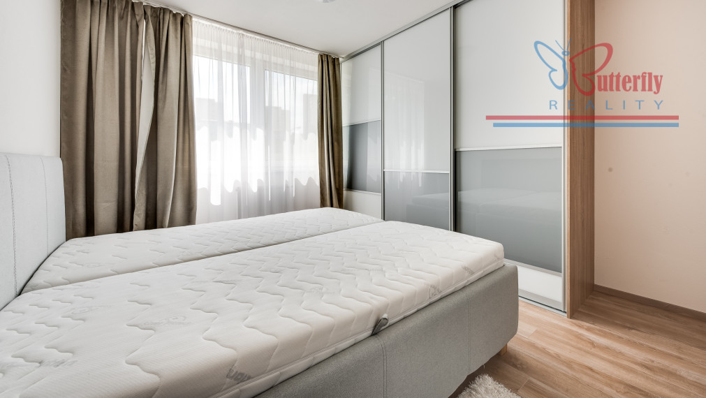 Na prenájom 2 izb byt s parkovacím státim Dúbravčická