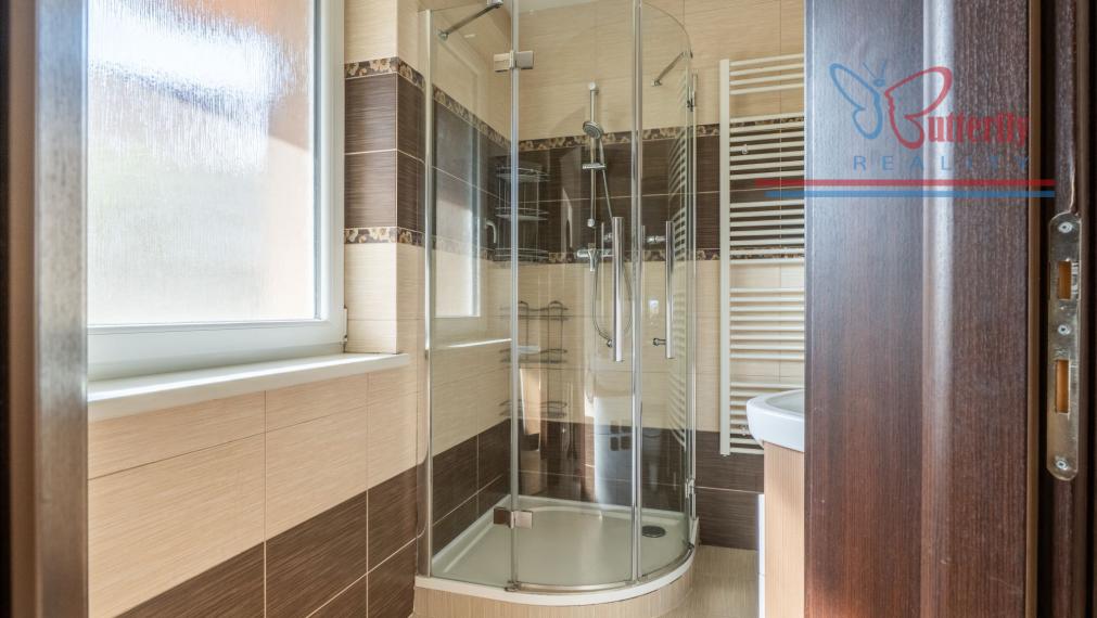 Bývaj v 5i dome v BA bez zápch + kancelária, záhrada, garáž