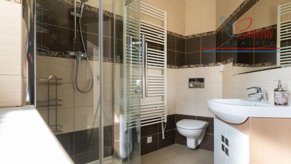 Bývaj v 5i dome v BA bez zápch + kancelária, záhrada, garáž