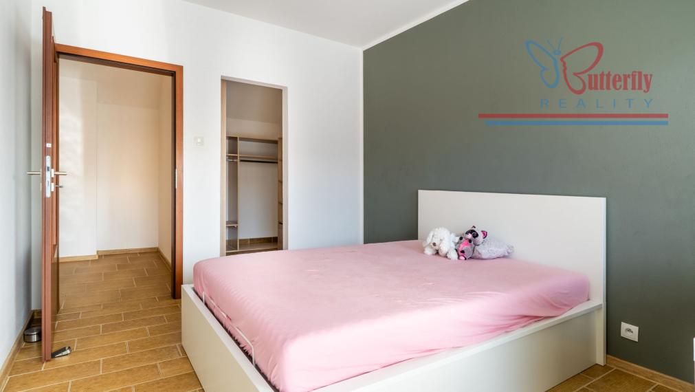 PREDAJ 5i dom s kanceláriou, záhradou a garážou