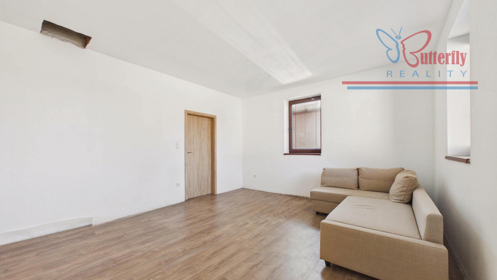 NA PREDAJ: rodinný dom s kráľovským pozemkom (2165 m2), Pavlice