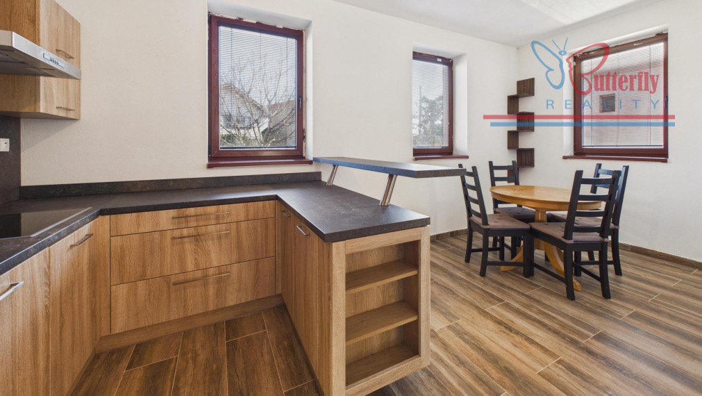 NA PREDAJ: rodinný dom s kráľovským pozemkom (2165 m2), Pavlice