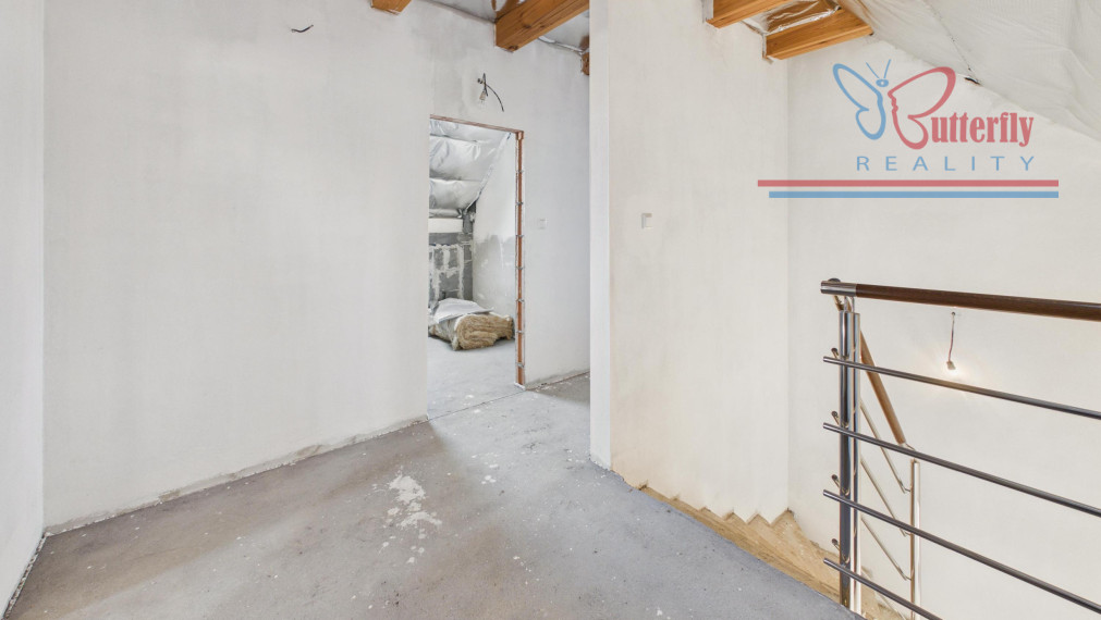 NA PREDAJ: rodinný dom s kráľovským pozemkom (2165 m2), Pavlice