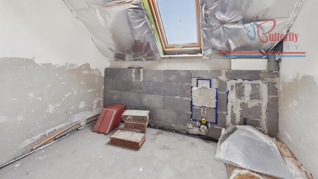 NA PREDAJ: rodinný dom s kráľovským pozemkom (2165 m2), Pavlice