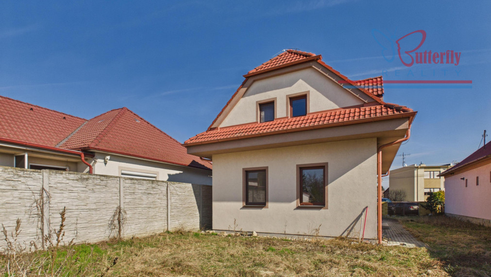 NA PREDAJ: rodinný dom s kráľovským pozemkom (2165 m2), Pavlice