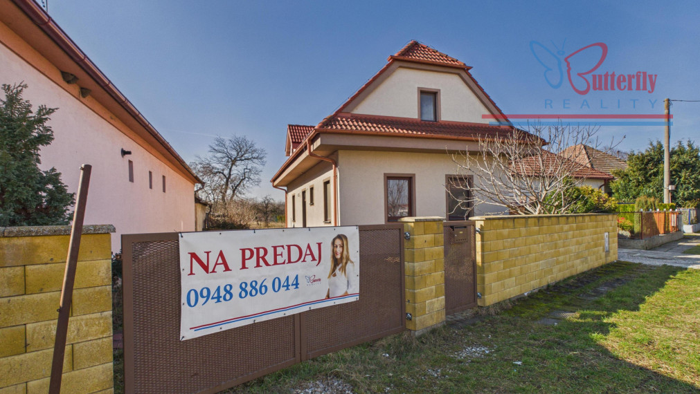 NA PREDAJ: rodinný dom s kráľovským pozemkom (2165 m2), Pavlice