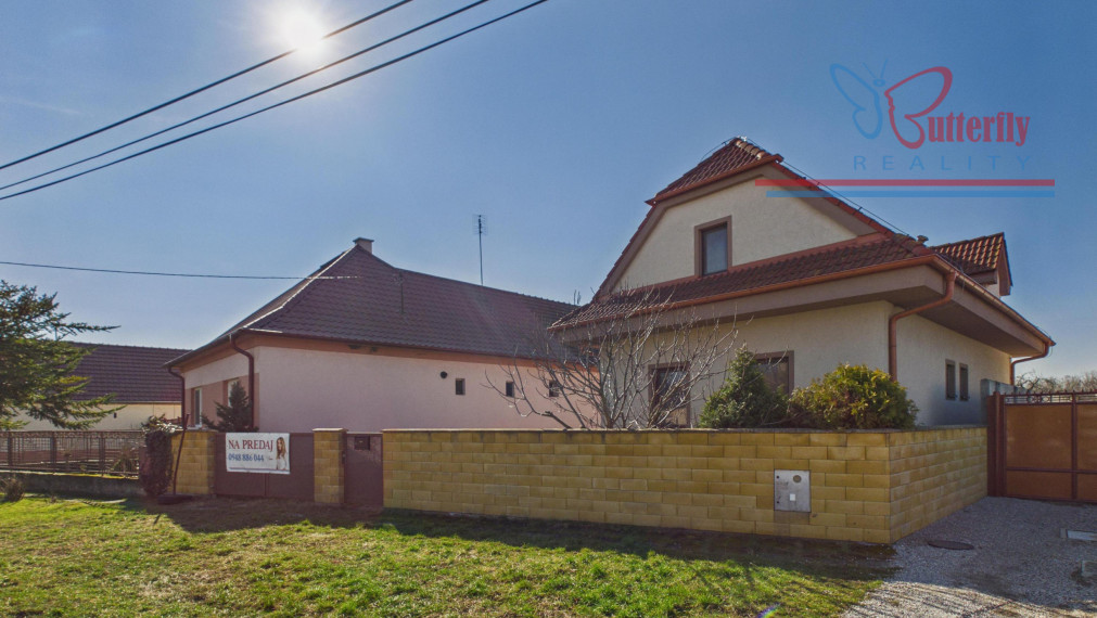 NA PREDAJ: rodinný dom s kráľovským pozemkom (2165 m2), Pavlice