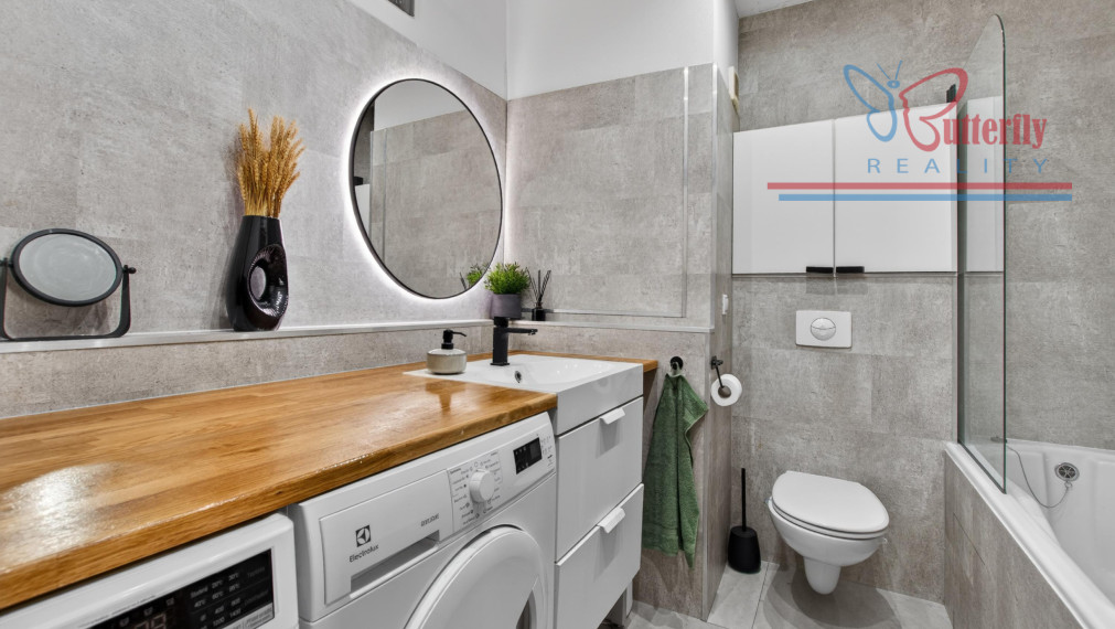 NA PREDAJ: 3-izbový byt s loggiou a klimatizáciou – Pezinok, L. Novomeského