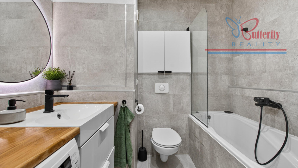 NA PREDAJ: 3-izbový byt s loggiou a klimatizáciou – Pezinok, L. Novomeského