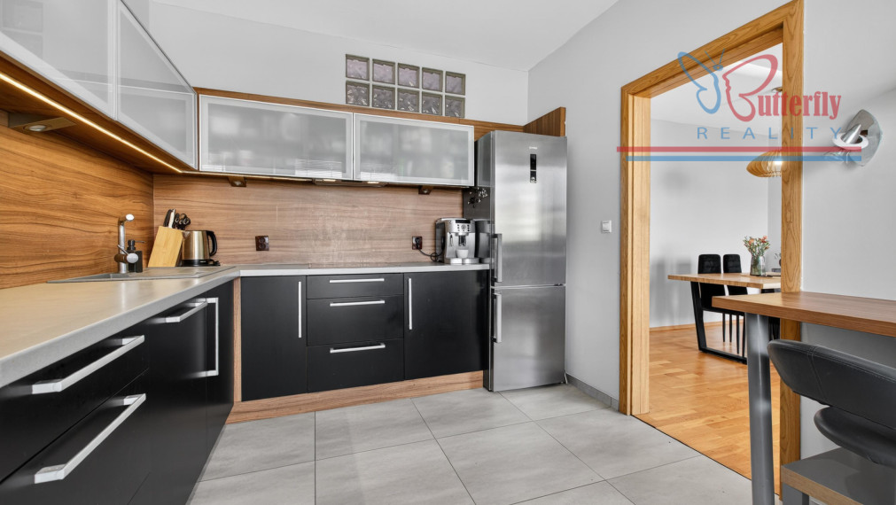 NA PREDAJ: 3-izbový byt s loggiou a klimatizáciou – Pezinok, L. Novomeského