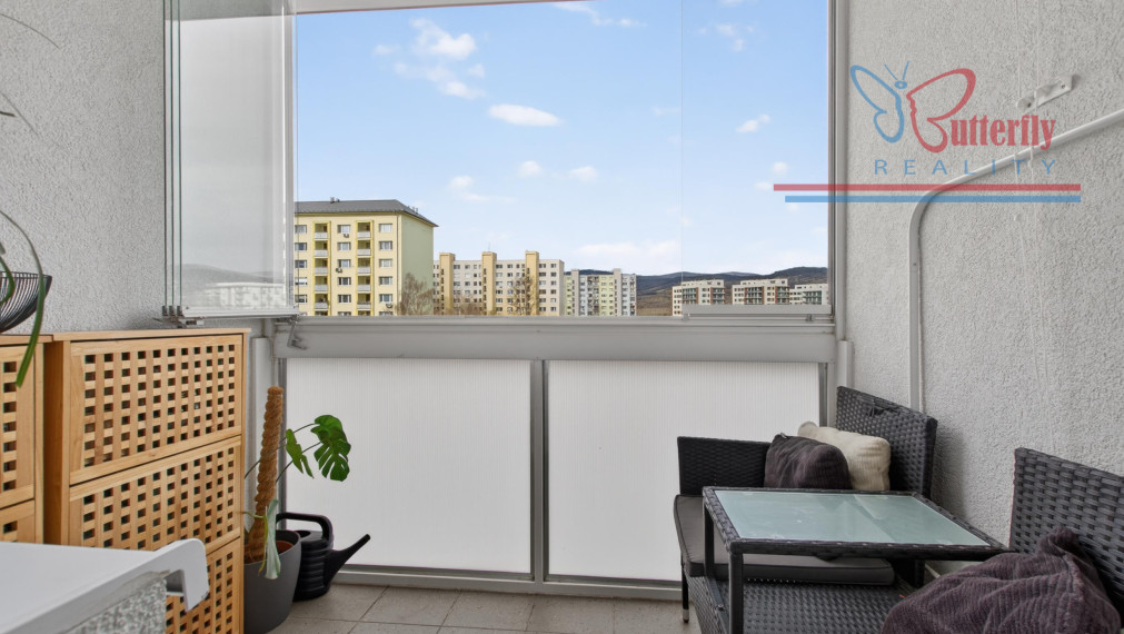 NA PREDAJ: 3-izbový byt s loggiou a klimatizáciou – Pezinok, L. Novomeského