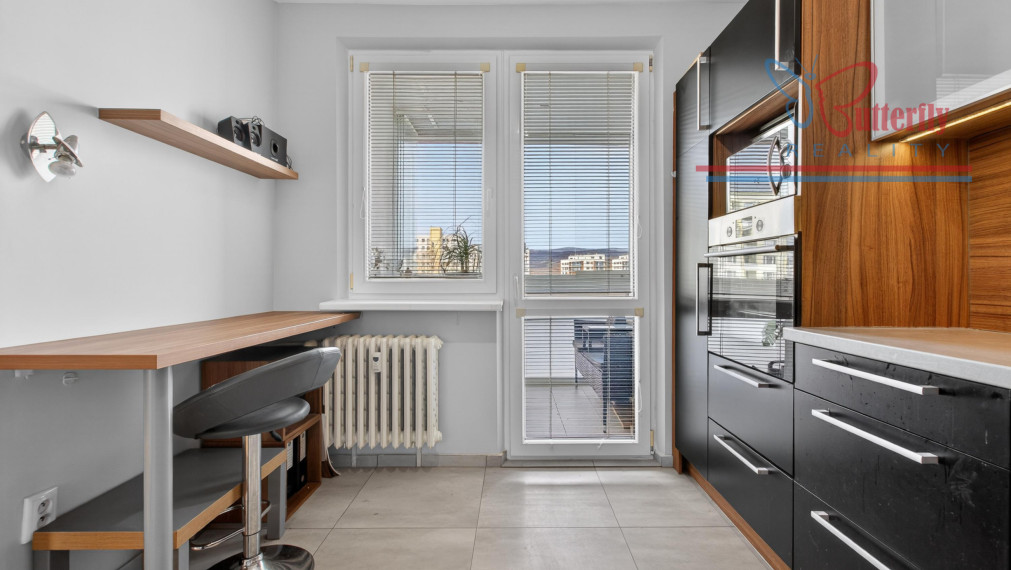 NA PREDAJ: 3-izbový byt s loggiou a klimatizáciou – Pezinok, L. Novomeského