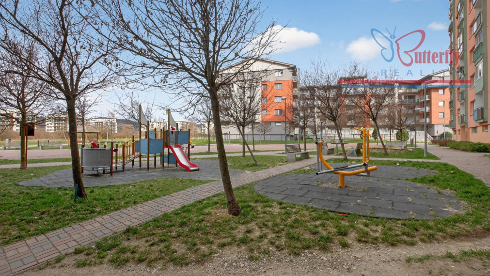 NA PREDAJ: 3-izbový byt s loggiou a klimatizáciou – Pezinok, L. Novomeského