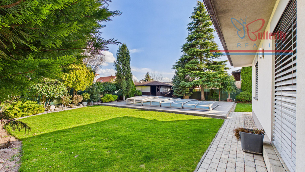 P R E D A J RODINNÝ DOM  V MALINOVE NA CINTORÍNSKEJ ULICI