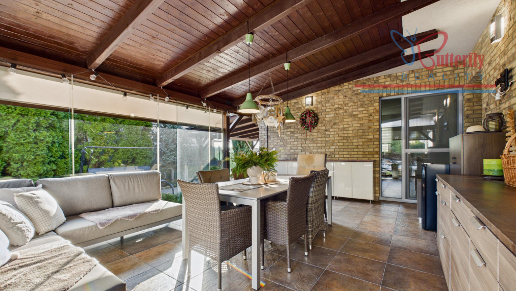 P R E D A J RODINNÝ DOM  V MALINOVE NA CINTORÍNSKEJ ULICI