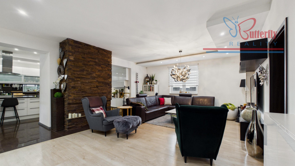 P R E D A J RODINNÝ DOM  V MALINOVE NA CINTORÍNSKEJ ULICI