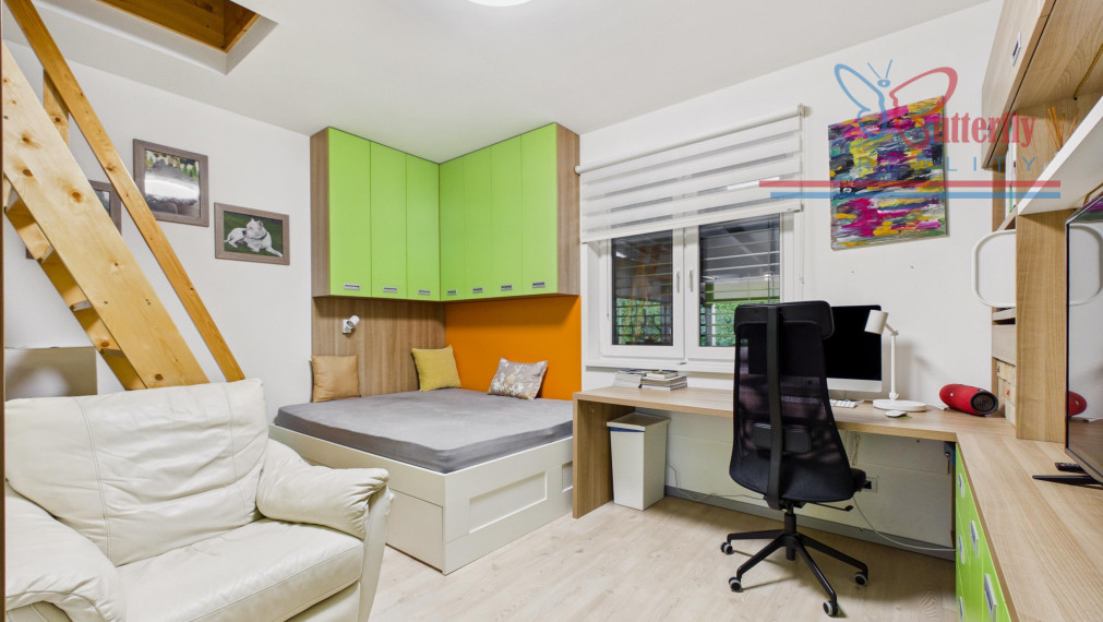 P R E D A J RODINNÝ DOM  V MALINOVE NA CINTORÍNSKEJ ULICI