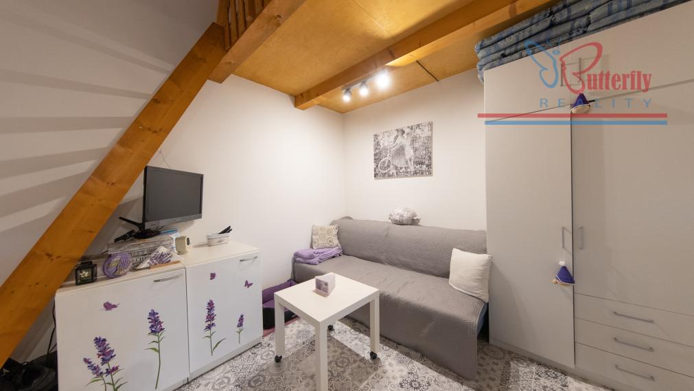 NA PREDAJ: záhrada 720 m2 s chatkou, Mokráň záhon