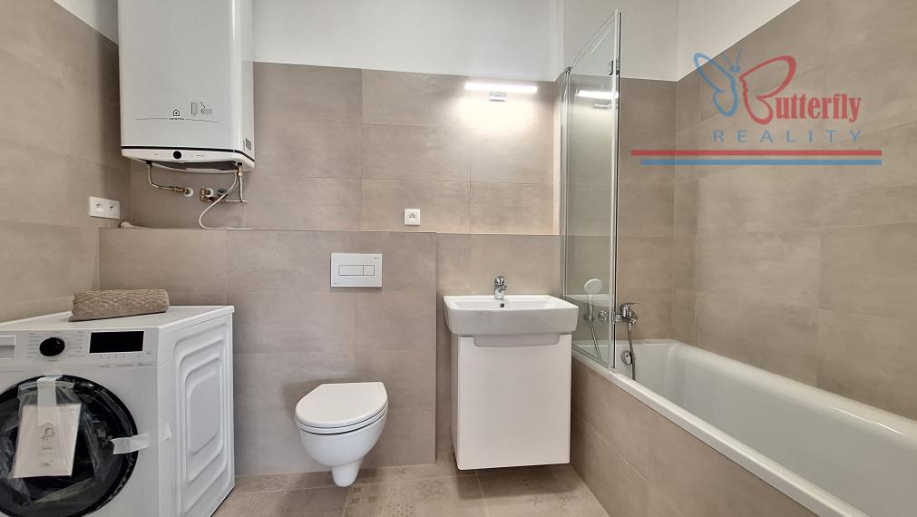 NA PRENÁJOM: 2 izb. byt, 2x balkón, parkovacie státie, Ulica Svornosti