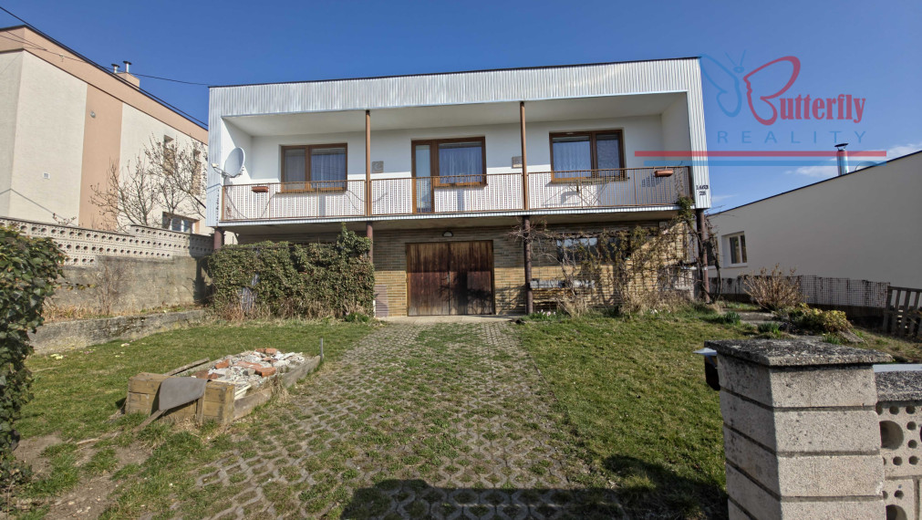 PREDAJ Rodinný dom s veľkorysým pozemkom v Handlovej – Robotnícka ulica