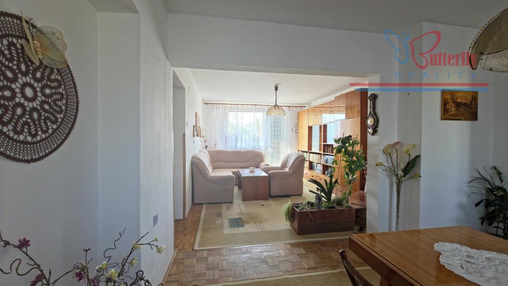 PREDAJ Rodinný dom s veľkorysým pozemkom v Handlovej – Robotnícka ulica