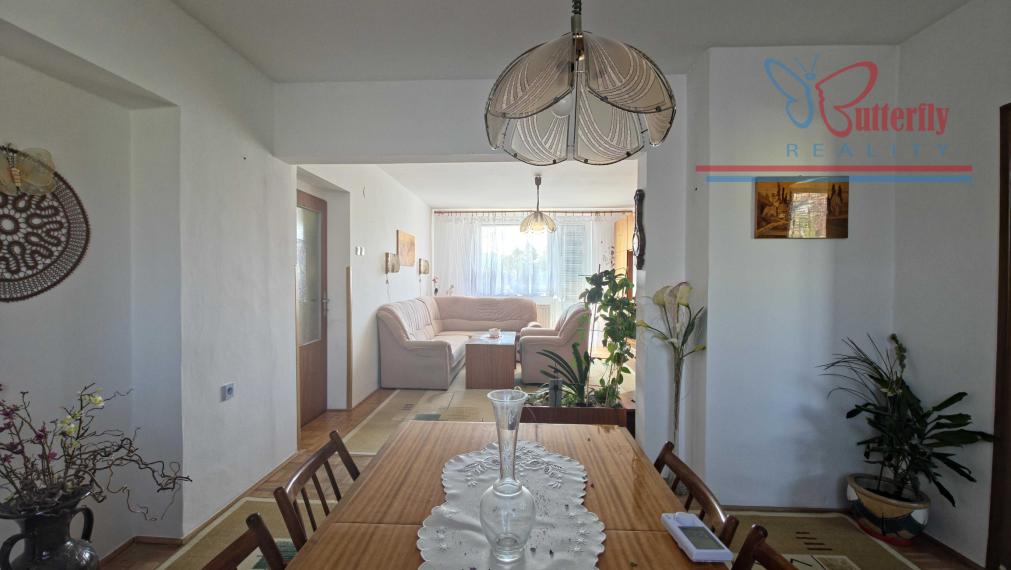 PREDAJ Rodinný dom s veľkorysým pozemkom v Handlovej – Robotnícka ulica