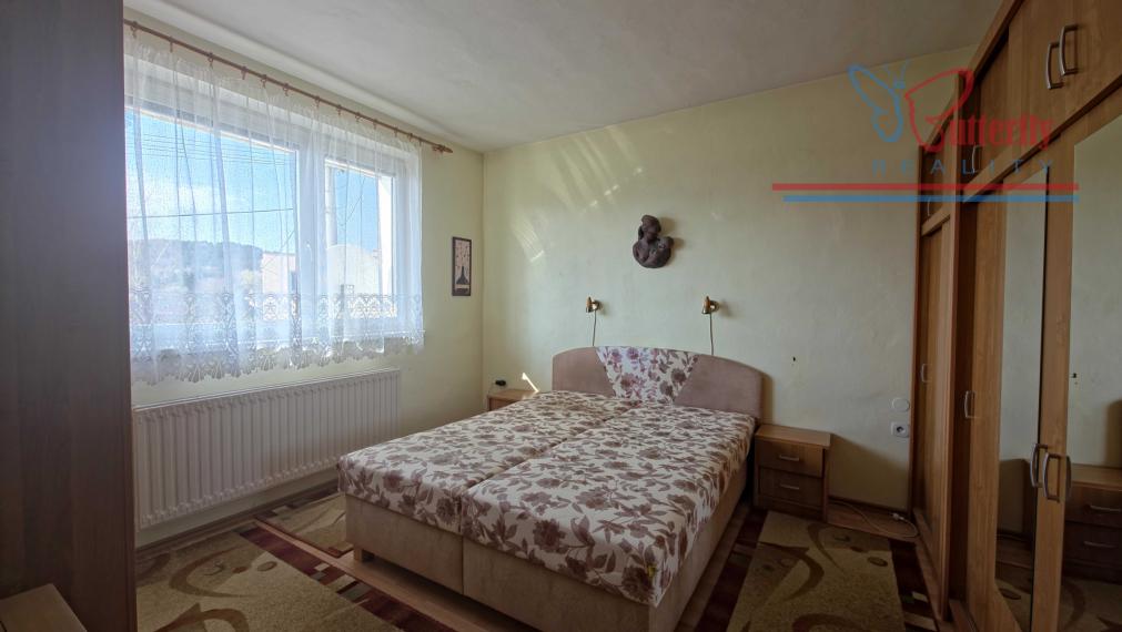 PREDAJ Rodinný dom s veľkorysým pozemkom v Handlovej – Robotnícka ulica