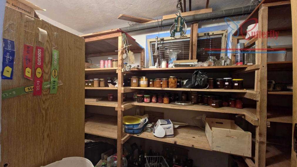 PREDAJ Rodinný dom s veľkorysým pozemkom v Handlovej – Robotnícka ulica