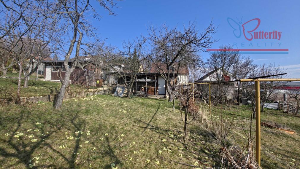 PREDAJ Rodinný dom s veľkorysým pozemkom v Handlovej – Robotnícka ulica